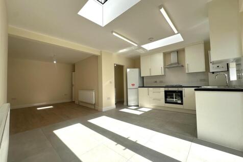 Bourne Avenue, Hayes photo 4