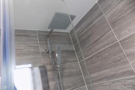 High Moor Crescent,  Leeds, LS17 photo 5