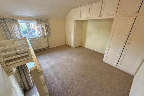 56 Broad Street Bedroom.jpg