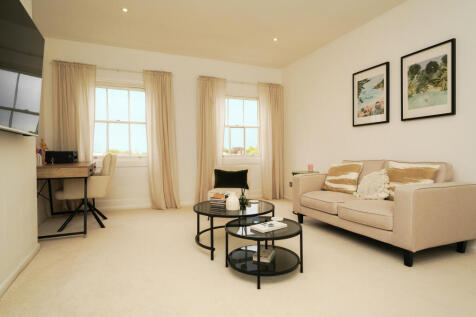 Flat 5 21 Lansdown Crescent Cheltenham GL50 2LF photo 3