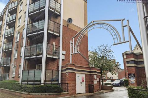 2-bed flat on Goldsmith Court, Briton Street, SO14, £1,299/mo