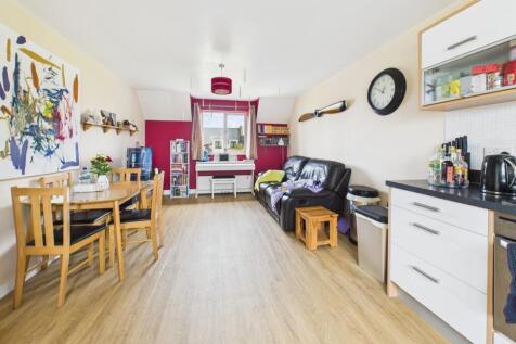 CAM02545G0-PR0481-STILL005