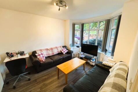 Rolleston Drive, Nottingham, Nottinghamshire, NG7 photo 3