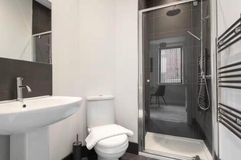 Bathroom 2.jpg