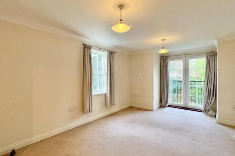 Brunel Court, Old College Road, Newbury, RG14 1TE photo 3