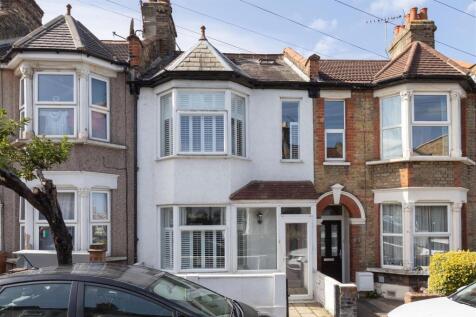 Spruce Hills Road, E17