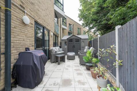 Parade Gardens, E4