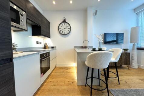 Kitchen pic 2.jpeg