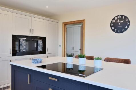 5 Exchequer Court Thruxton (22).jpg