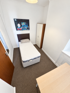 Rose Street, Hanley, Stoke-on-trent, City Of Stoke-on-trent photo 5