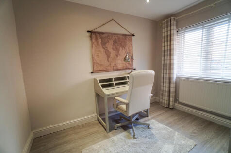 Bedroom3 /Study 