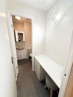 St. Peters Gardens, Wrecclesham, Farnham, GU10 4QZ photo 4