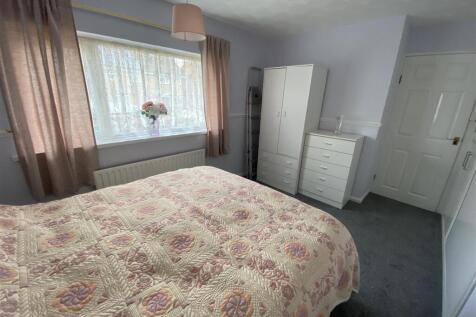 Bedroom no.2 rear double: