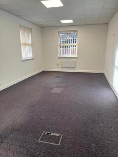 Commercial Property to rent Image 8
