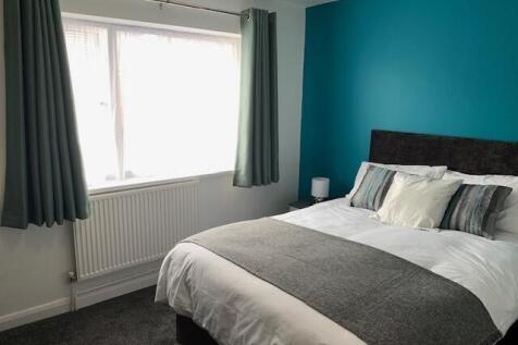 Furnished Room in Well Presented Shared Property 