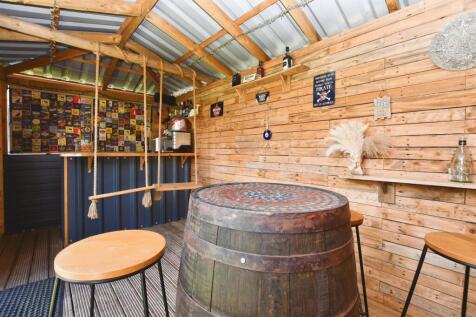 Outdoor Bar/Wooden Shed