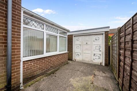156 Thornham Drive External-9.jpg