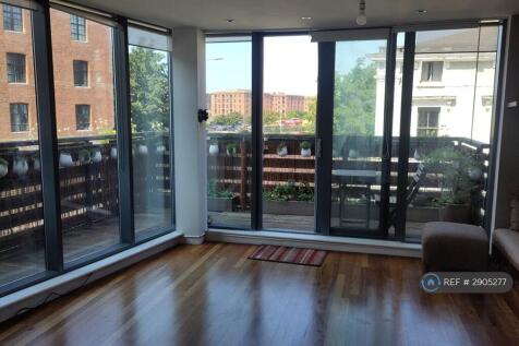 Living Room View To Albert Dock 