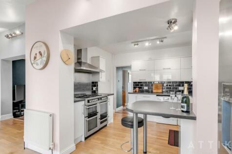 31 Queens Drive, Halesworth IP19 8DN (16).jpg