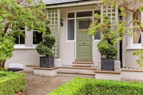 Airly House 29048...