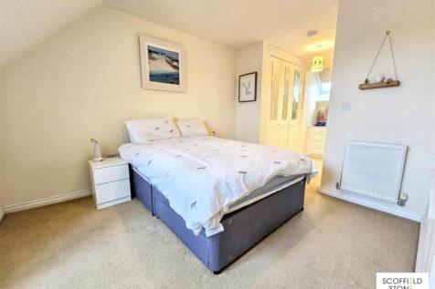 Dee Close, Hilton, Derby photo 4
