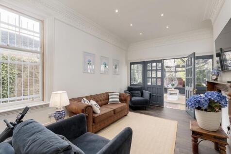 6 bed, 5 bath Detached in Edinburgh - Photo 23