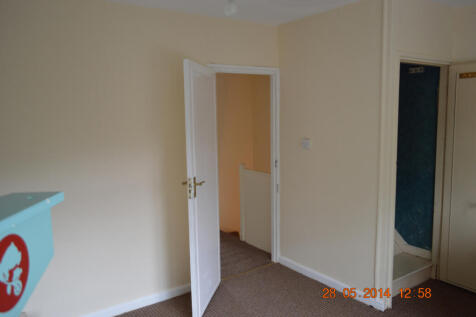 Vincent Road , Dagenham, Essex, RM9 photo 4