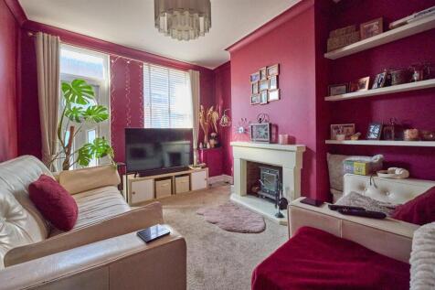 Lounge to Front