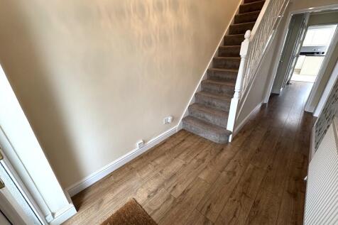 Knoll Drive, Coventry photo 3