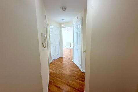 HALLWAY.jpeg