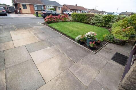 Front Garden/Driveway