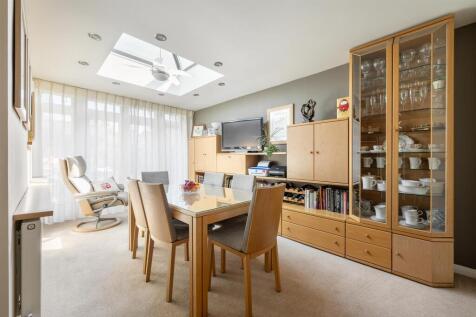 Cherrydown Avenue, E4