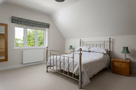 37 - Oakwood House - GL54 4NQ - Web.jpg