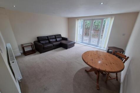 2a Alexandra Road photo 3