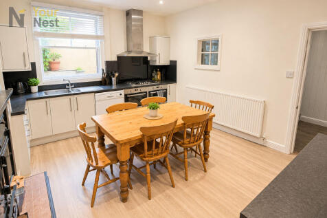 St Micheal's Road, Headingley, Leeds  photo 3