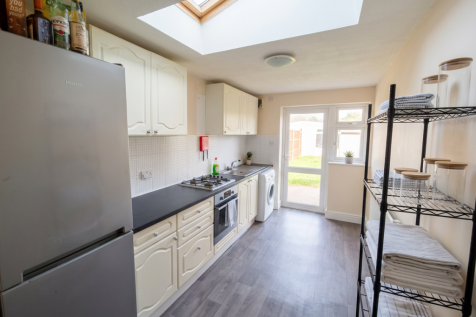 7 Northway, Leamington Spa photo 3