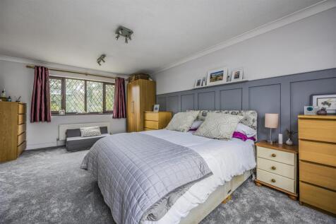 1 Conifer Drive, Hambrook-PorticoMarketing-Nexa-11