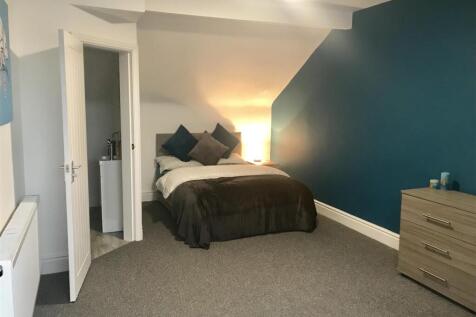 Room 4 £500pcm (1).jpg