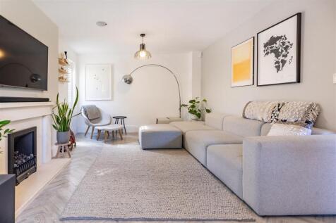 1 Boleyn Row  (4).jpg