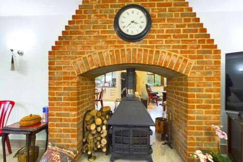 FIREPLACE WITH STOVE