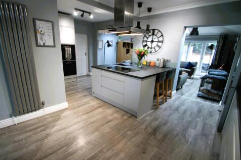 Kitchen/dining/lounge