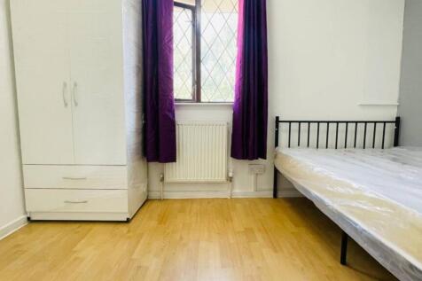 Room to Rent in Shared House