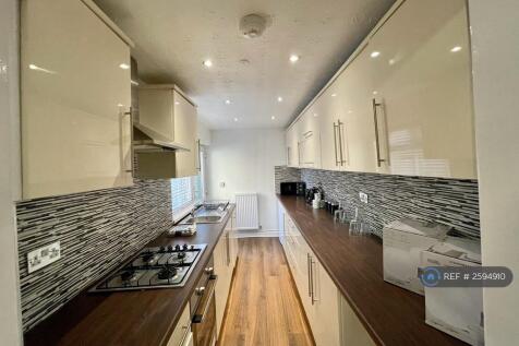 Main Kitchen Diner Area