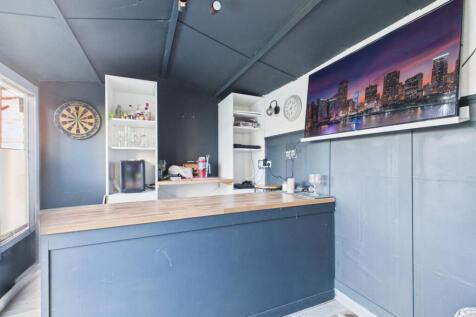 Summer House / Bar