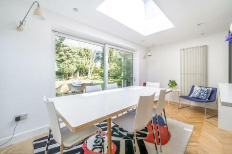 Longrood Road, Rugby