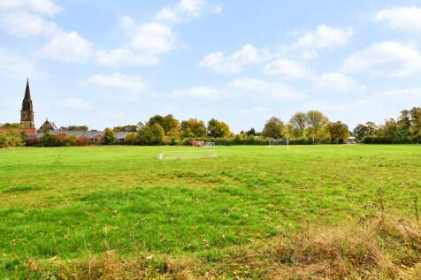 Nearby Syke Common