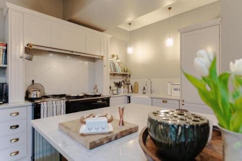 5 bed, 3 bath Detached in Birmingham - Photo 13