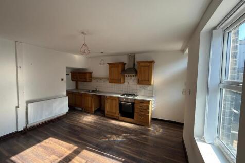 Open plan lounge/kitchen