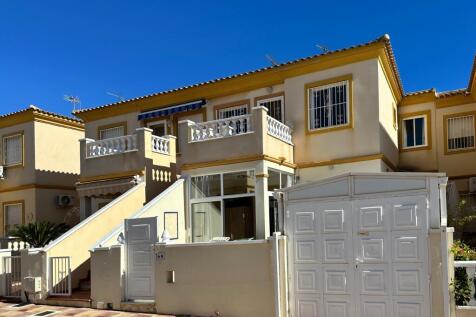 Playa Flamenca 2 bed 1 bath renovated top floor penthouse apartment 