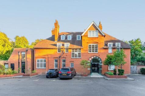Hogarth Lane, London. 2 bedroom flat for sale